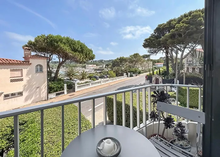 Cap D Balcon Vue Αντίμπ